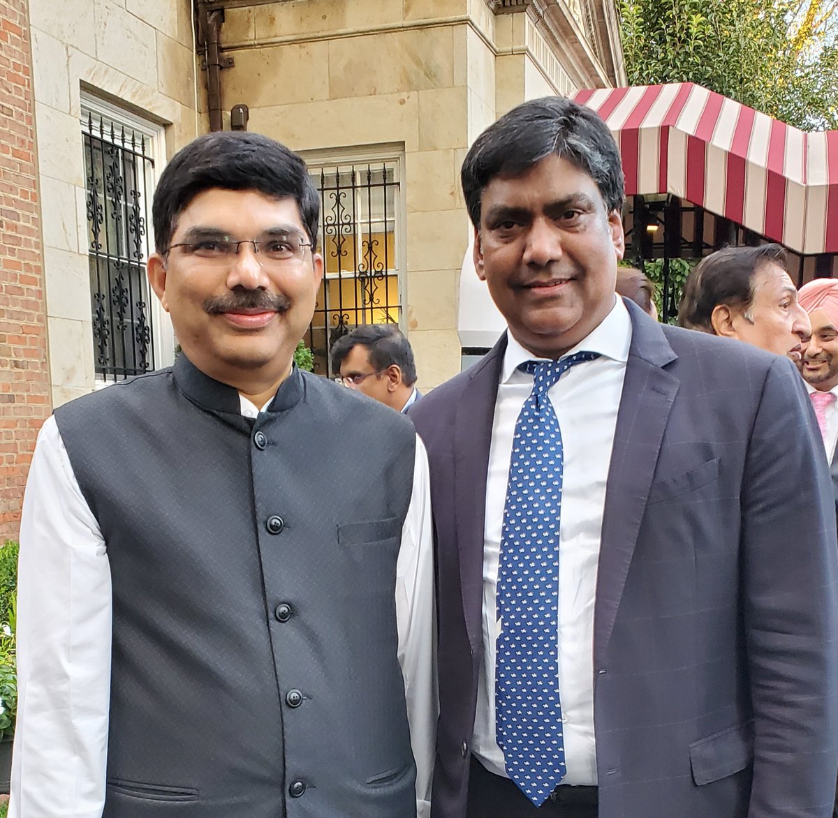 NAG_DEEVI's tweet photo. Joined the #ColoursOfFriendship reception at the @IndianEmbassyUS in DC, with Honorable MEA -
@DrSJaishankar, @SandhuTaranjitS, @CGISFO - Dr. Srikar Reddy, @cgihou - Mr. Manjunath, @IndiaUNNewYork - @randhir_jk - Randhir Jaswal, @VarunJeph - Dr. Varun Jeph and @yadavalok - Alok https://t.co/keIE2w1i86