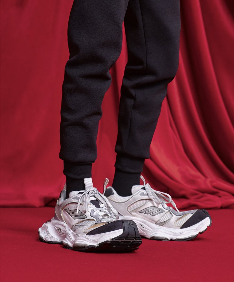 wethenewfr's tweet photo. Un mot pour décrire la prochaine paire de sneakers de Balenciaga ? 🙄 https://t.co/Je8f0x2DLQ
