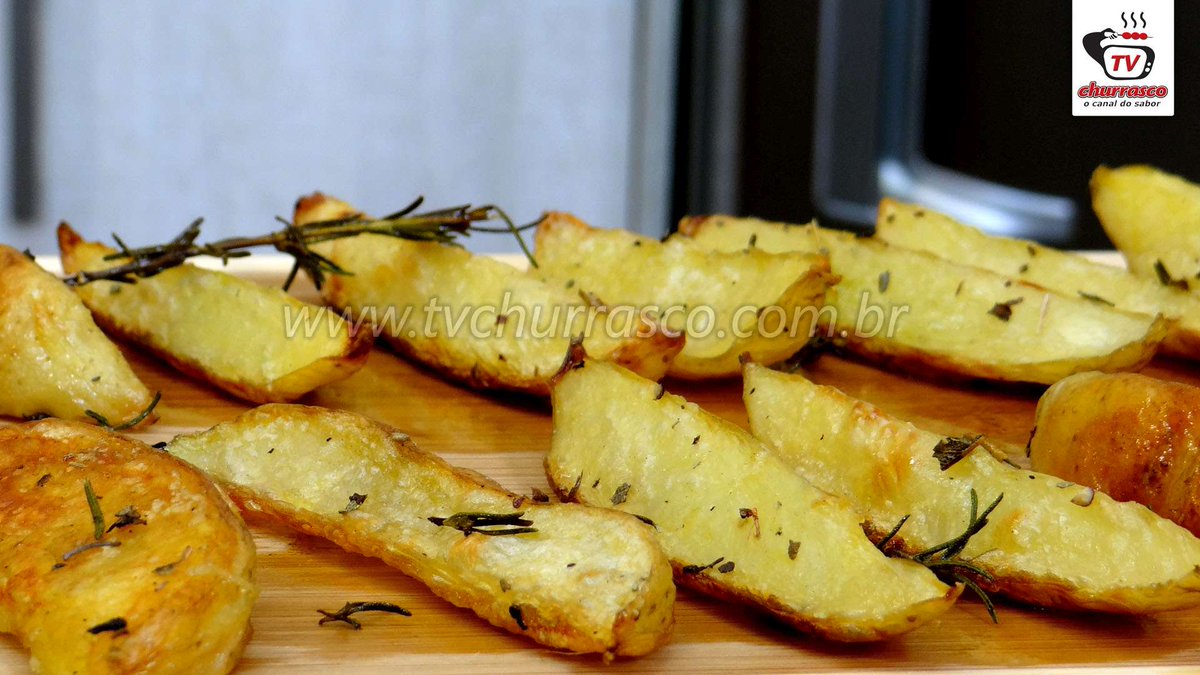 tvchurrasco's tweet image. BATATINHAS RÚSTICAS temperadas com ERVAS para servir como entrada!
Pegue o passo-a-passo em nosso site!

#batatasrústicas #batatas #batata #rústicas #rústica #entradas #aperitivo #forno

tvchurrasco.com.br/site/receitas/…