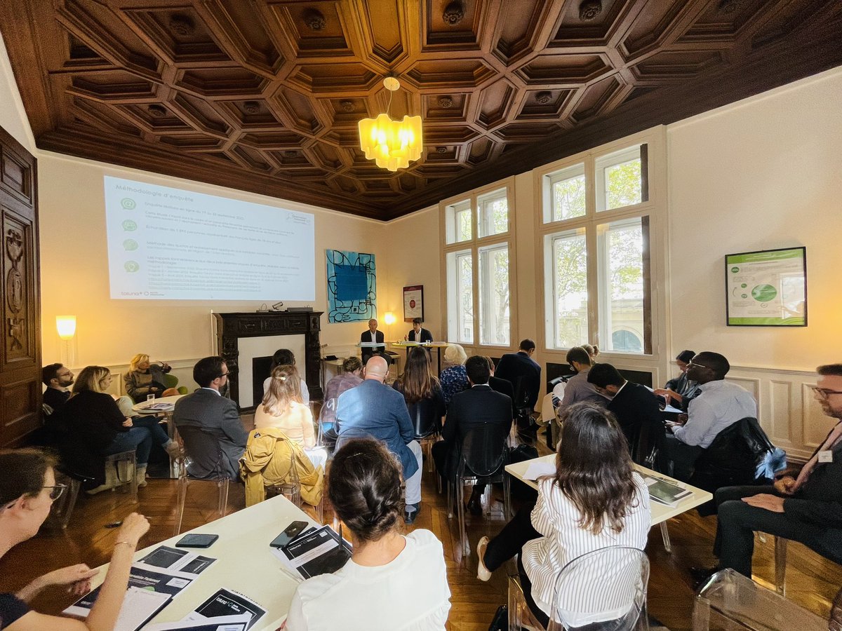 🔹🔸Merci à <a href="/Seance_Publique/">SÉANCE PUBLIQUE</a> et <a href="/harrisint_fr/">Harris Interactive</a> pour la présentation de la 4e vague de son Observatoire Parlement.
 
Comment les citoyens suivent et s’approprient-ils l’actualité du Parlement, de ses textes et de ses membres ?

#influence #réseau <a href="/AssembleeNat/">Assemblée nationale</a>