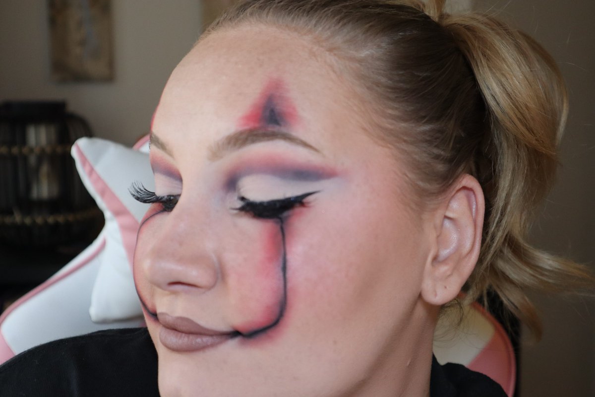 Rilo_LaFay's tweet photo. Day 3/30 days of Halloween!

YouTube Live at 12PM MST! https://t.co/eqcwTaO5qb