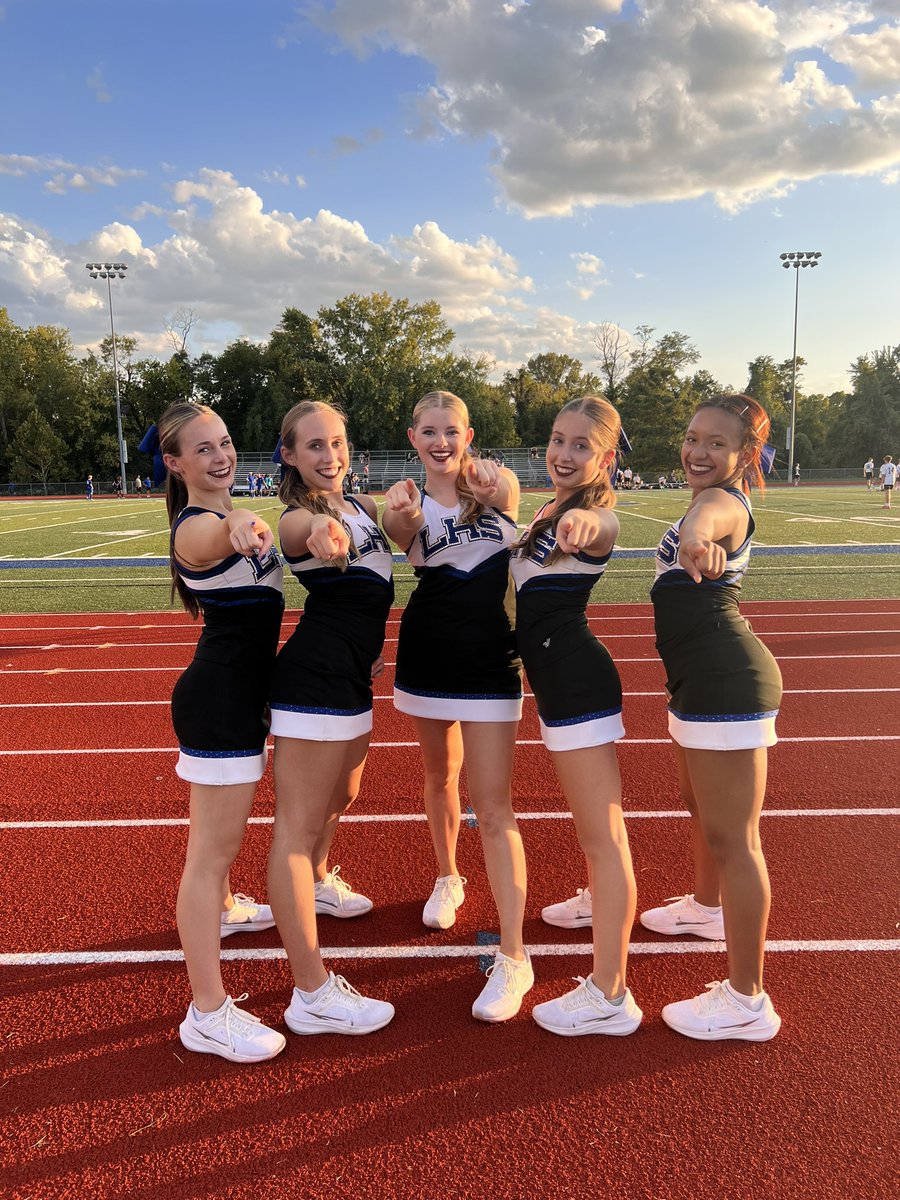 Have YOU🫵 ordered your Sapphires fan apparel yet?! Click the link below to get your order in today &amp; support your favorite dancer💙
form.jotform.com/232569326449163