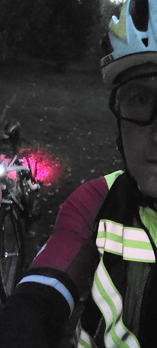 1st commute in quite a while.  
All lit up like a Christmas tree.
#bikecommute #cycletowork