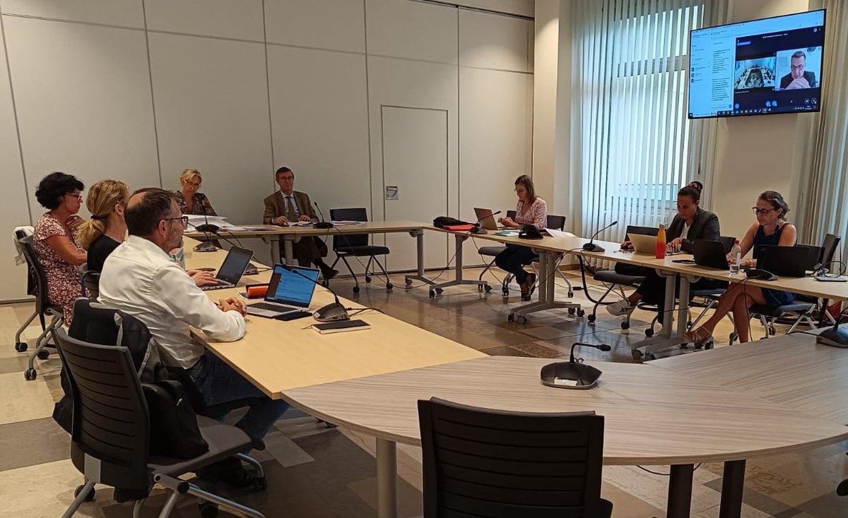 academielyon's tweet photo. La commission de validation du financement des projets "Notre École, faisons-la ensemble" s'est réunie aujourd'hui : depuis le lancement à l'automne 2022, plus de 350 projets ont été déposés dans l'académie, 104 validés et encore de nombreux à venir ! #CNR https://t.co/DmDkXbzMTQ