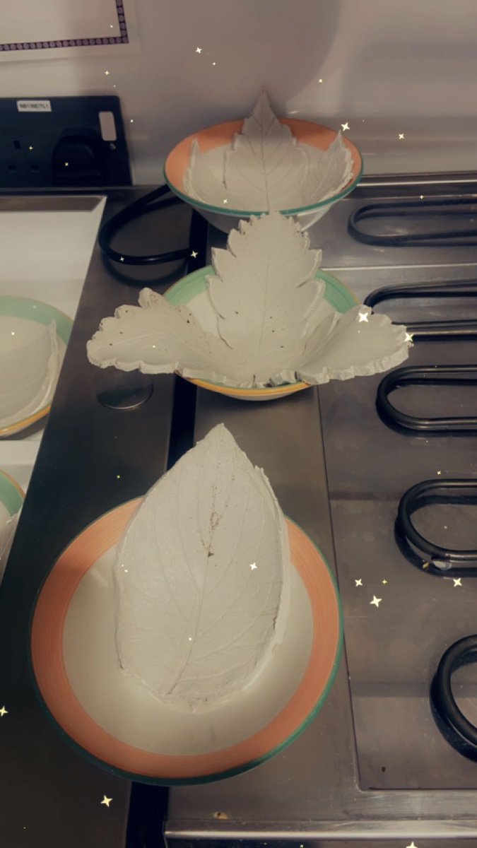 Carolin24395414's tweet image. What a fantastic day at Oasis Ward at Rochdale Infirmary creating clay, Autumn Leaf Bowls. Staff and patients all got involved and created some beautiful work! The "Great Pottery Showdown" competition has started already. Thank you for your wonderful art work !