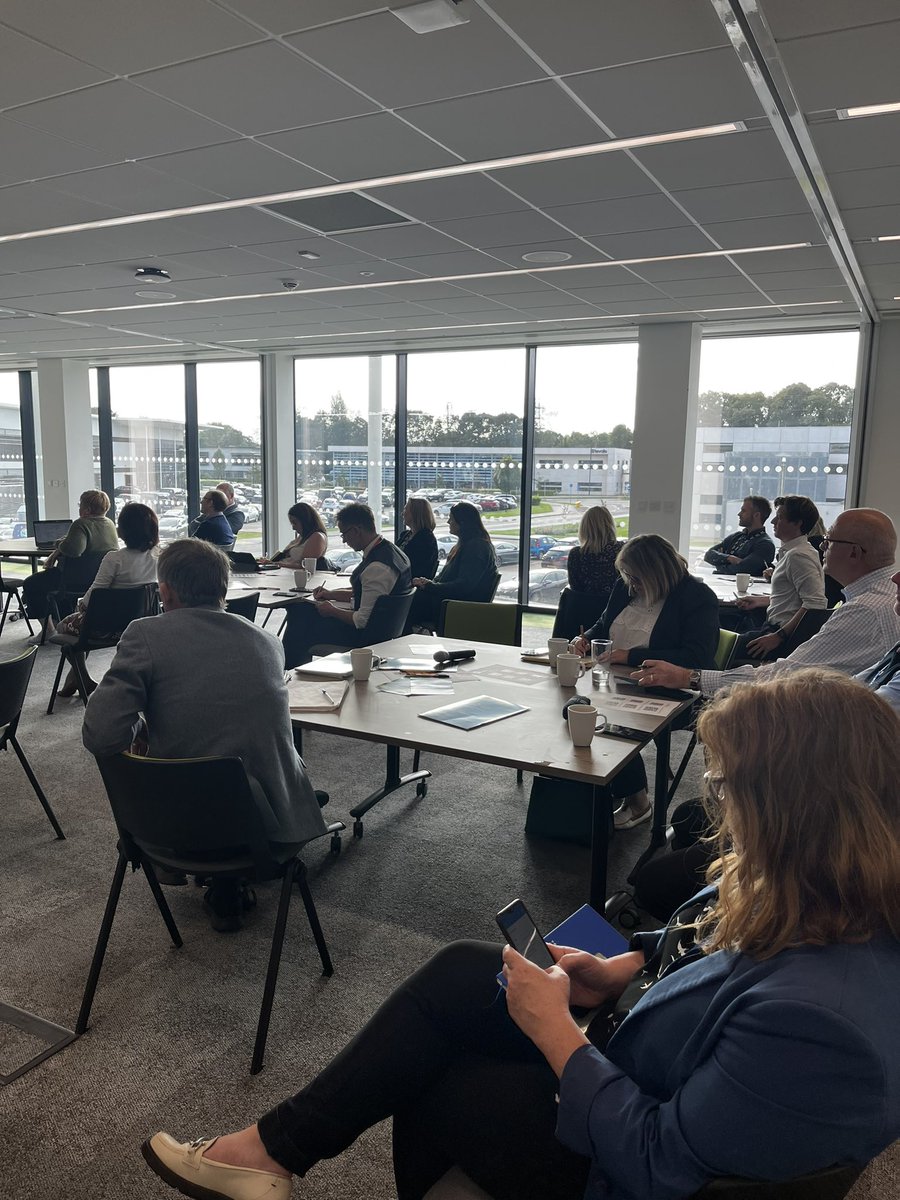 HEYCareersHub's tweet photo. Dr. Lane of the Kada Research Limited @kadaresearch taking participants through an exploration of digital strategy & labour market intelligence.
#HEYLEP #SkillsNetworkMeeting
@hey_lep https://t.co/mEsRf2psAj