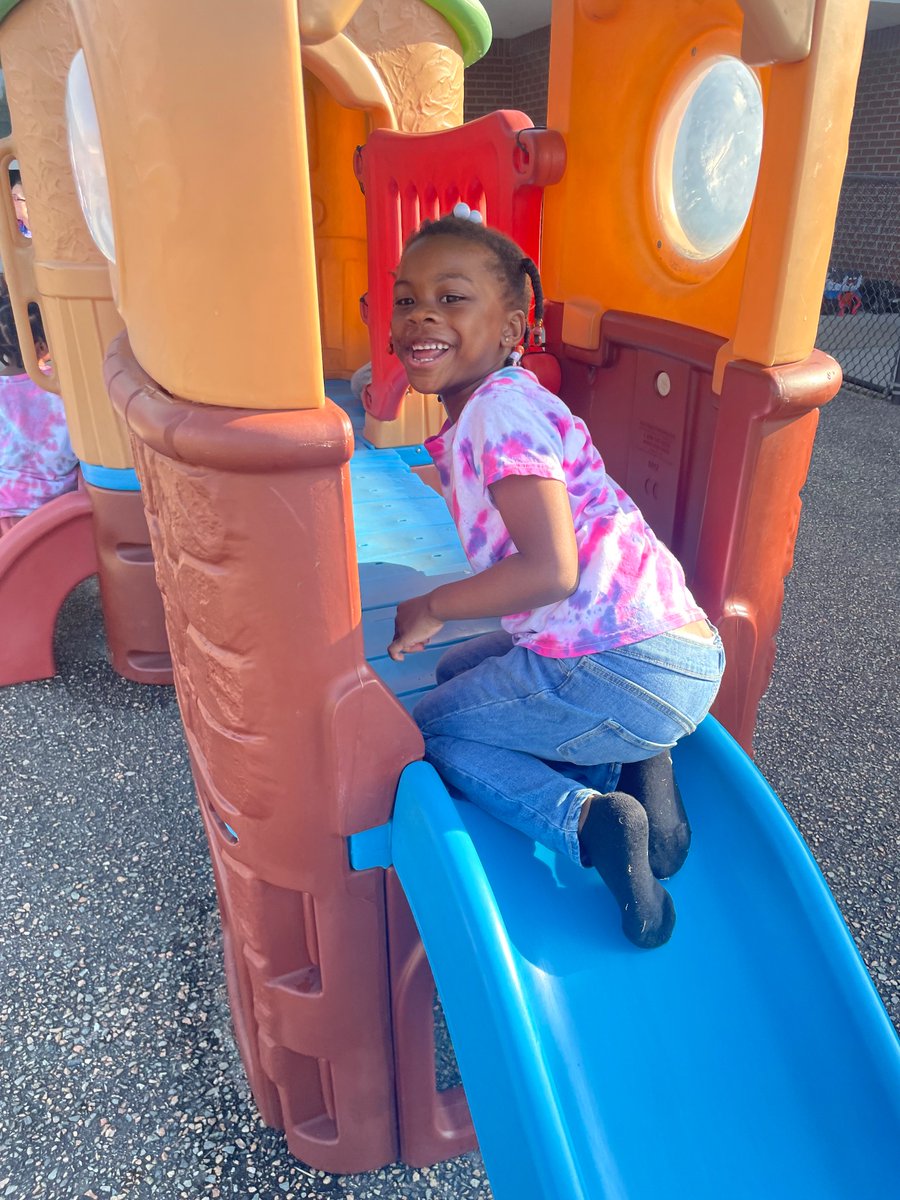 MrsGibSPED23's tweet photo. Tie Dye Day at CCES 💙💛 I love our collaborative time we made shirts yesterday! The kids and adults had so much fun. It’s a good day to be a Duke in Collaborative @ericargray #WeAreCUCPS #ccesdukes https://t.co/EvzyuccPGg