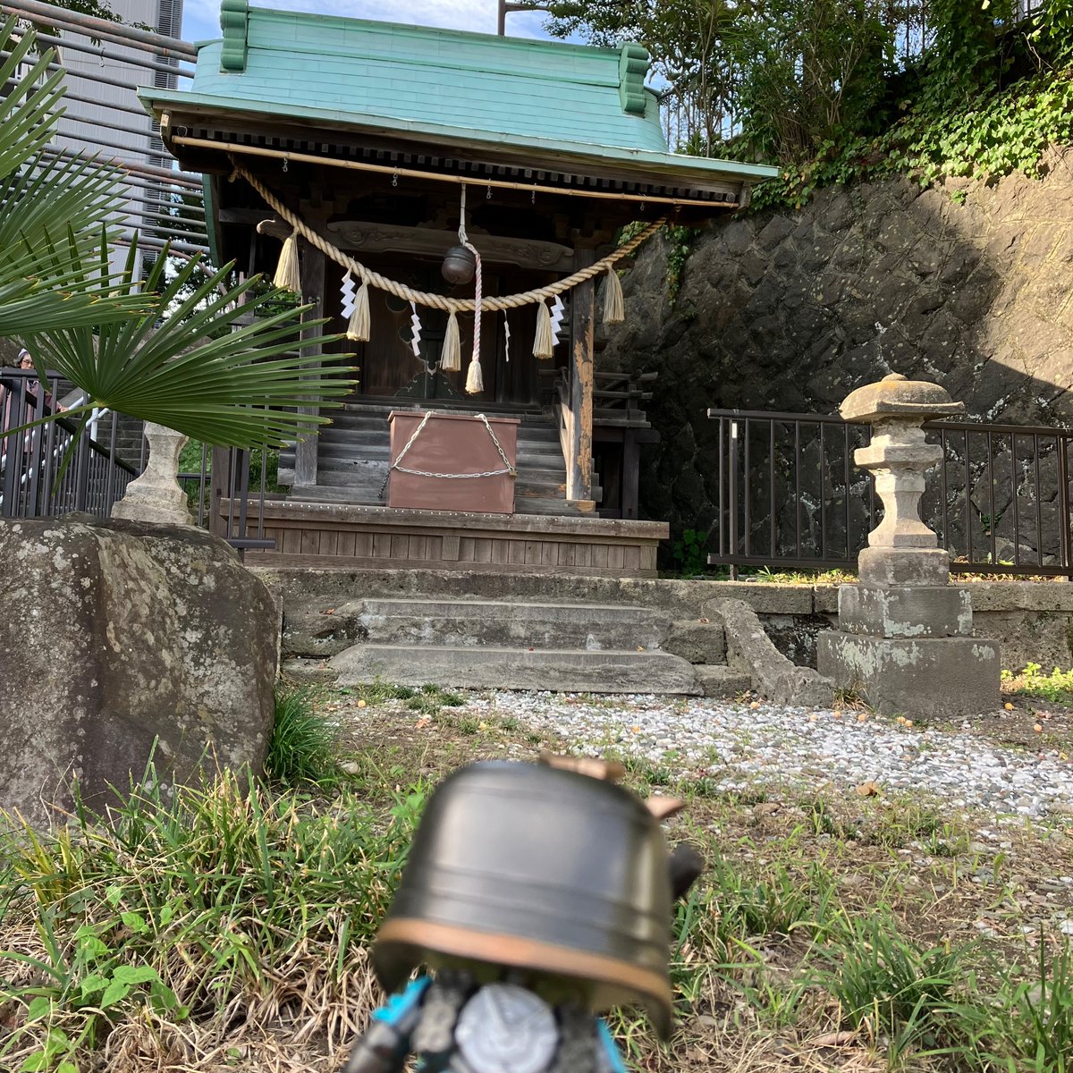 CKtf5's tweet photo. ใ่คใฎใใๅใฎใจใใใซใใใใใ่คๅ็ฅ็คพใใใๅใใใใใใ
โ"Fujisaka Sinto-Shrine" because it is located on a slope(Saka:ๅ) with wisteria(Fuji:่ค). Easy to understand.โ
#TransformersDrift #Funkopop #figures #toys #sendai #miyagi #japan #Shrine https://t.co/JIOuUEn4gd
