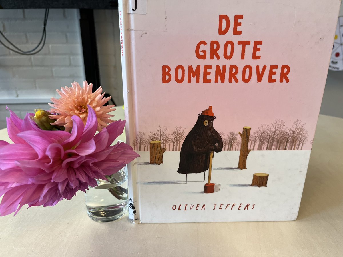 Petra_Snel_'s tweet photo. Vandaag sessie 2 #closereading in groep 3. Aandacht voor uitbreiding van de woordenschat en samen oplossingen bedenken voor het probleem. Genieten van de mooie gesprekken en de ideeën die de leerlingen aandragen. #tekstbegrip #rijketekst #leren https://t.co/iKcJooqEhP