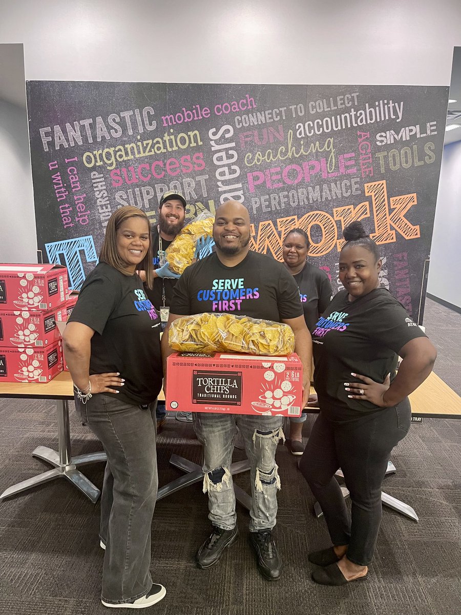 QuedachildofGod's tweet photo. It’s Nacho Time #SCFW2023 #LifeAtATT @HustleHouseMSS @TeamFierceOSCC @OS_CallCenter @411MikeP @wloceansprings https://t.co/2BmSZDkr4p