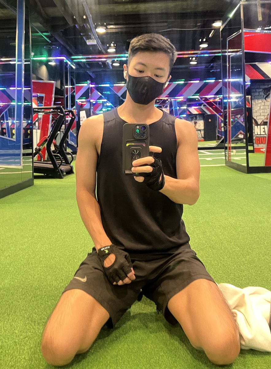 loren_yang_'s tweet photo. 不運動，我先跪🫠。 https://t.co/lVZXUKUEvl