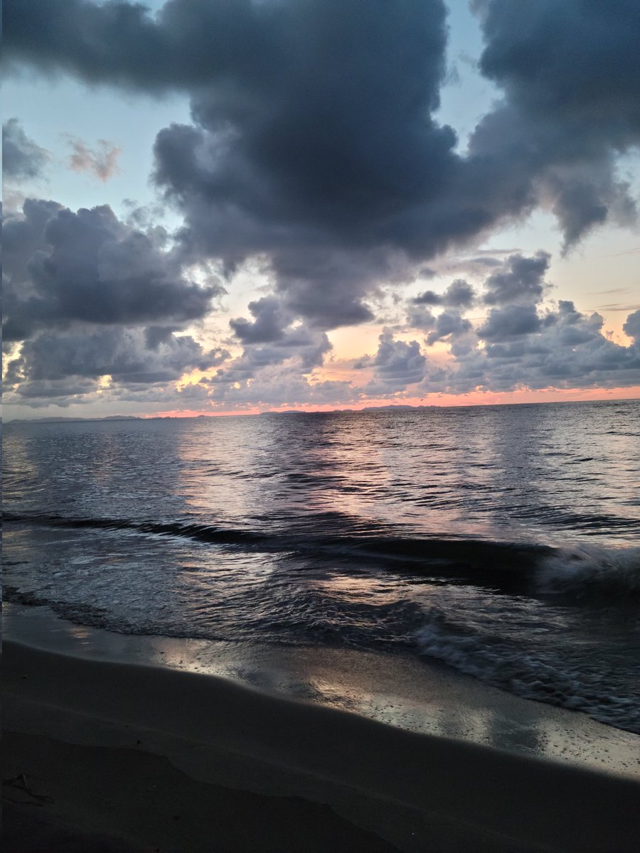 I love capturing just the right moment. It really is all about timing to get that awesome photo!
Tela, Honduras
#art