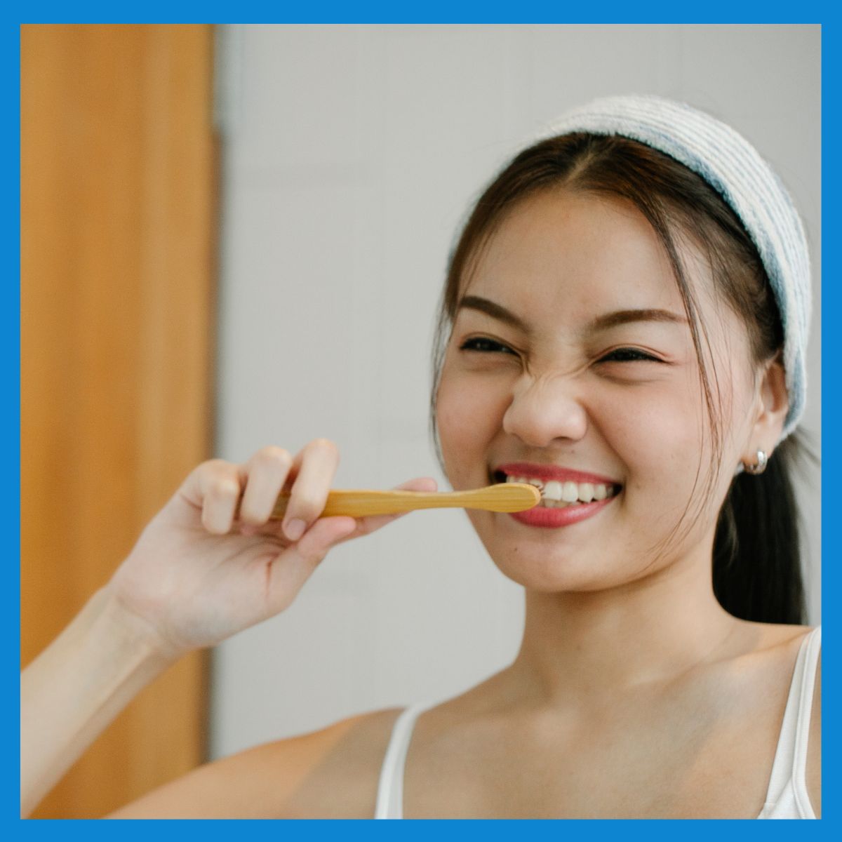 #TipTuesday: Brush gently! When you brush too hard you are causing more harm than good to your tooth enamel and gum tissue. 😁