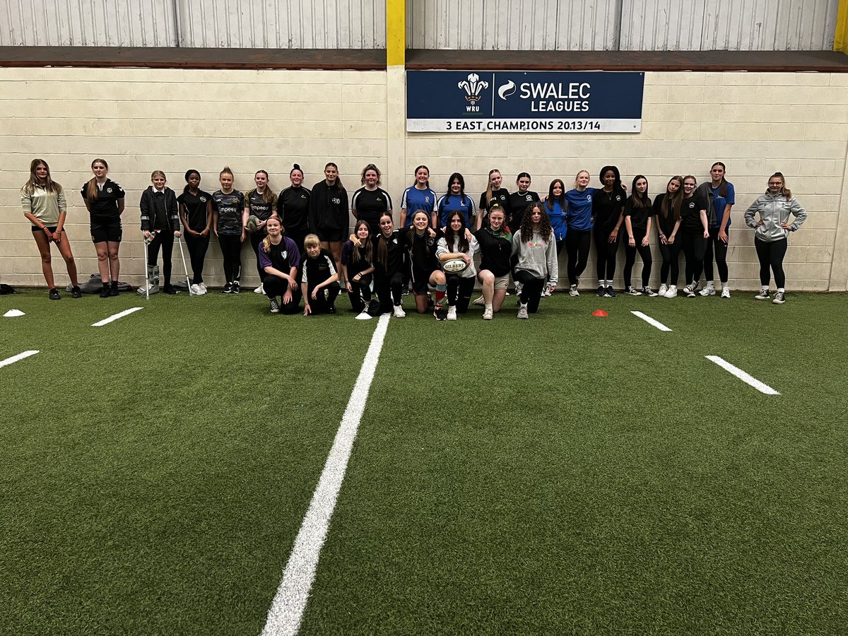 AshleighJones12's tweet image. 30 new girls trained as rugby leaders today. Great group that we’re enthusiastic and keen to learn! Huge thanks to our hub officers and @ClarkeWRUEdu for delivering. Can’t wait to see some of these in action on Thursday! 

@WRU_Community #GirlsInRugby