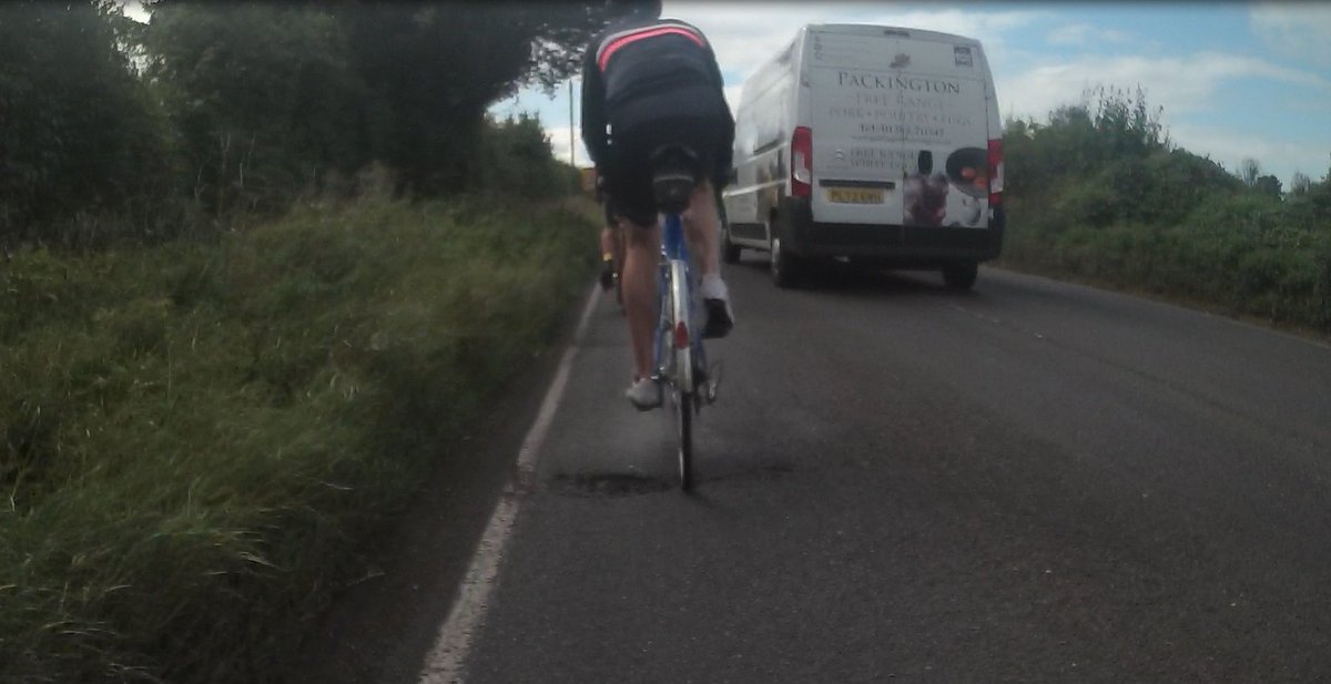 hantsarchitect's tweet image. Hi, @PackingtonFR Are you aware your drivers close pass cyclists on rural roads. Too fast, too close. Wasn’t even using the whole other lane. PL72EWH in Hampshire this pm #cycling #closepass #mgif