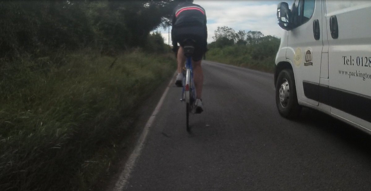 hantsarchitect's tweet image. Hi, @PackingtonFR Are you aware your drivers close pass cyclists on rural roads. Too fast, too close. Wasn’t even using the whole other lane. PL72EWH in Hampshire this pm #cycling #closepass #mgif