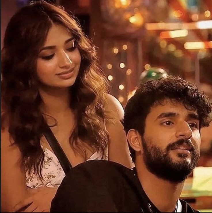 Their Chemistry just Awesome!!😍
#Bbnaija   
#ElvishYadav #AbhishaFam
#AbhishekMalhan #FukraInsaan #ManishaRani #JiyaShankar #Abhisha #Abhiya 
 #BiggBoss17 #ElvishArmy
 #ViratKohli #AsianGames2023
 #ElSed
#INDvsNEP