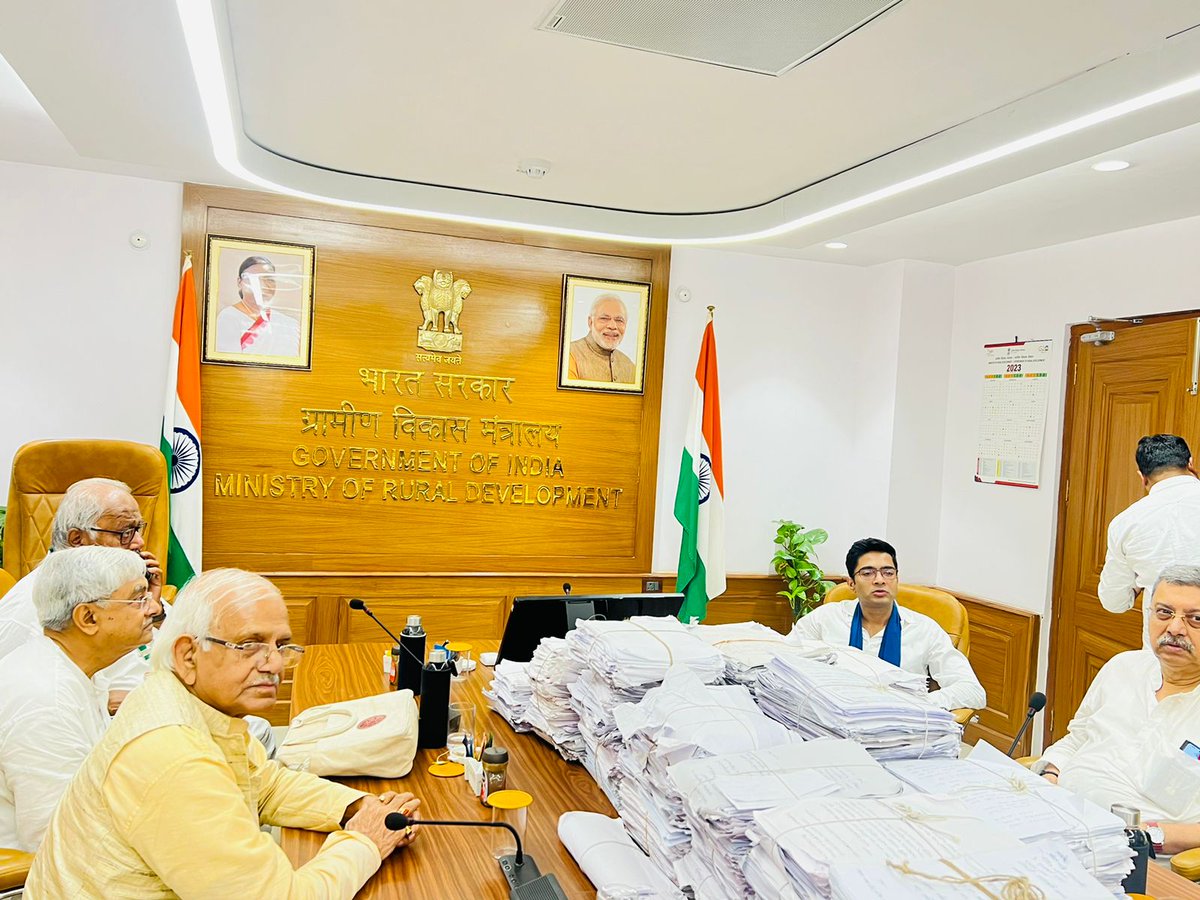 AITCofficial's tweet photo. BJP is SCARED of BENGAL’s TRUTH! 

At 6 PM, in accordance with the time given by MoS Sadhvi Niranjan Jyoti, AITC delegation led by Shri @abhishekaitc arrived at Krishi Bhawan.

After waiting for 90 minutes, we were informed that the Minister cannot meet us. 
 
Sadly for BJP, we are well aware of their cowardly and deceptive tactics.

WE REFUSE TO BUDGE. 

WE SHALL WAIT FOR THE MINISTER’s ARRIVAL, no matter how long it takes.

FIGHT IS ON. 

#ReleaseBengalFunds
