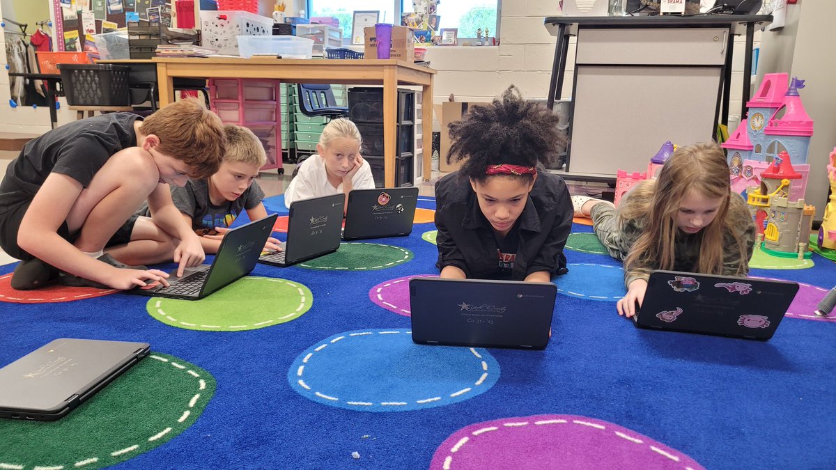 WMESDrama's tweet photo. Shhh! These #5thGrade #ShiningStars are busy writing this year's original production! #schoolmusical #writinglife #wearethearts #ycsd #literacy #STEAM https://t.co/v59aixPbMe