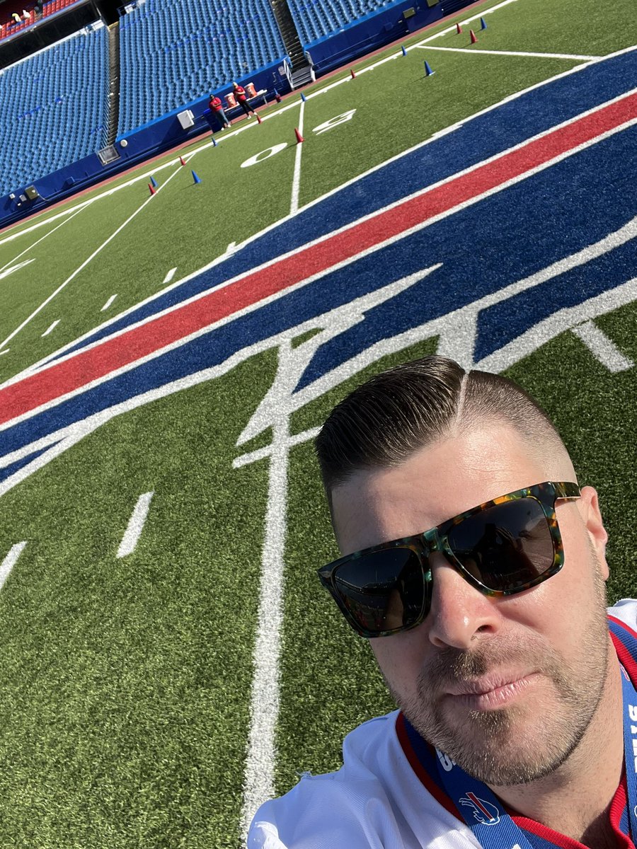 Just another day in the office @BuffaloBills #Play60