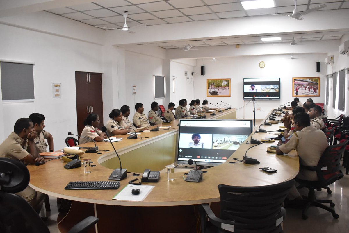 AndamanPolice's tweet photo. #PTSProthrapur for leading the charge in implementing the M.V. (Amendment) Act 2019!
22 Police Personnel benefited from informative sessions led by ACP Dheeraj Narang from Delhi Traffic Police, Inspr. P.S. Randhawa from SVSPA, Kolkata, and Shri. Akash Kishan from AE, APWD. https://t.co/1XaQmV8XCN