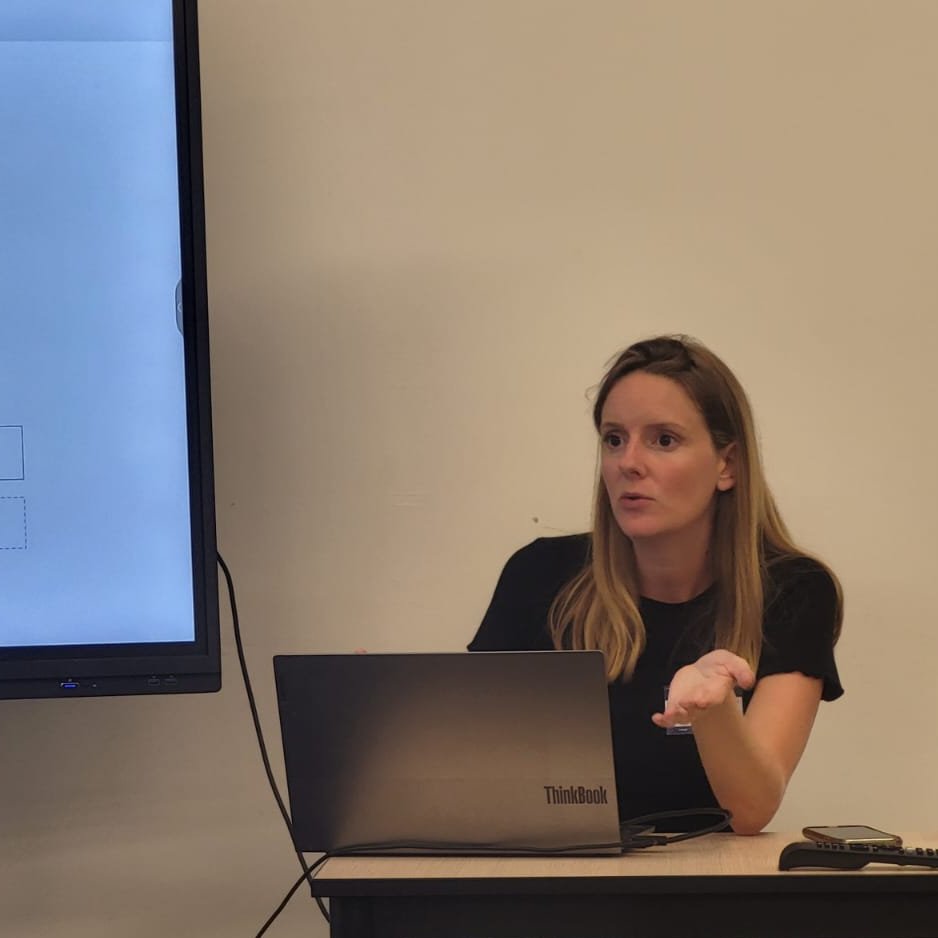 capital_games's tweet photo. Hélène Delay est en déplacement chez nos homologues de @GameOnlyFr !

Au programme, focus sur la formation pro. et workshop sur les pratiques RH animé par notre admin. Marina C. d'@Amplitude Studios 🎓

Découvrez notre offre de formation spécialisée 👇
https://t.co/irka6pB3d7 https://t.co/qpD891CCk5
