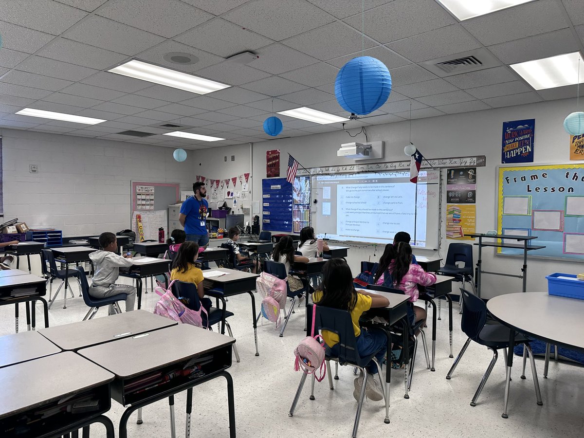 SISD_ES's tweet image. Welcome to Candy land at Lujan- Chavez Elementary! 🍭🍬@LChavez_ES #IntersessionLearning