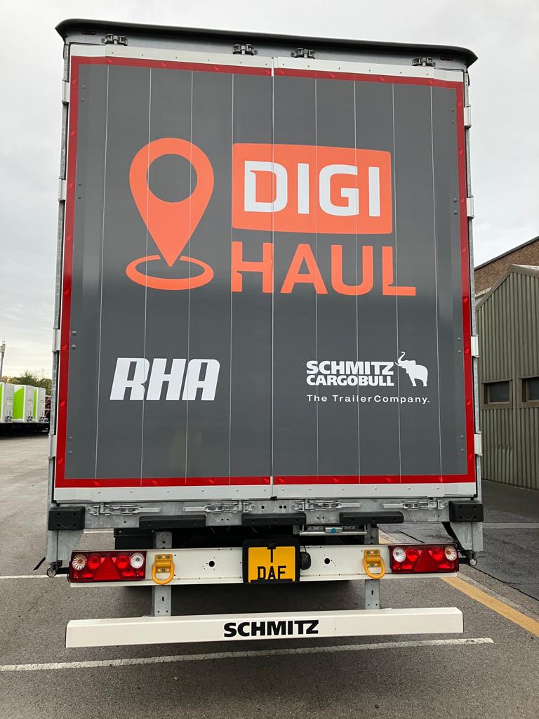 RHANews's tweet photo. That’s our first pickup and delivery for DigiHaul complete!

We picked up 26 pallets of confectionary at the @dhlexpressuk depo in Knowsley this morning and delivered them in good time to the Morisons Distribution Centre in Kettering this afternoon.

#Day2 #NationalLorryWeek https://t.co/GzZXD0Fk0S