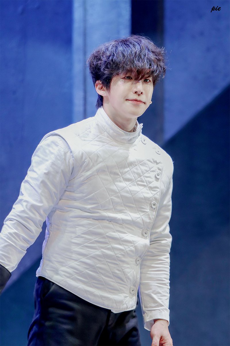 PIE_PIC_'s tweet photo. 230928 비더슈탄트 밤공 커튼콜 김이담 배우님

폭력으로 생각을 바꿀 수 있다고 생각해? https://t.co/7VBwc9IdgL