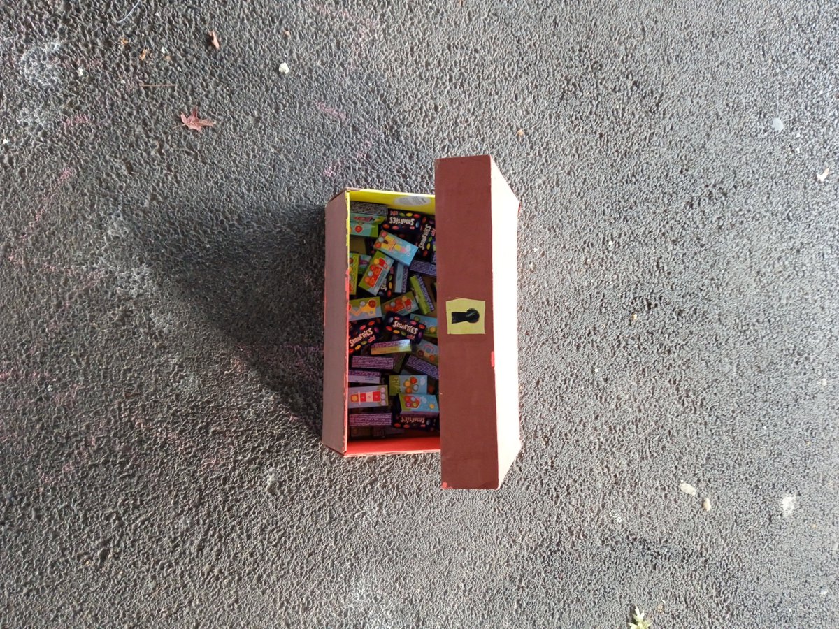 LLO_nantes's tweet photo. [FESTIVAL #PERISCO]
👉À Grand Carcouët, #enfants et #parents ont découvert les locaux grâce à une #animation commune avec @AccoordNantes 🙃

👉À Rue Noire, c'était pique-nique en famille au Parc des Capucins
Un grand merci également aux #AER pour leur participation🤗
@nantesfr https://t.co/rrXef4UxuG