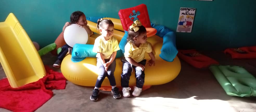 CdceCala_Calva's tweet photo. Actividades Pedagógicas en las diferentes instituciones educativas
#VenezuelaPresenteEnLaEscuela
@NicolasMaduro 
@MPPEDUCACION 
@_LaAvanzadora 
@DianneryArangu3 
@EliasEducacion1 
@CDCEGuarico 
@Gob_Guarico https://t.co/zMSL3a3Slx