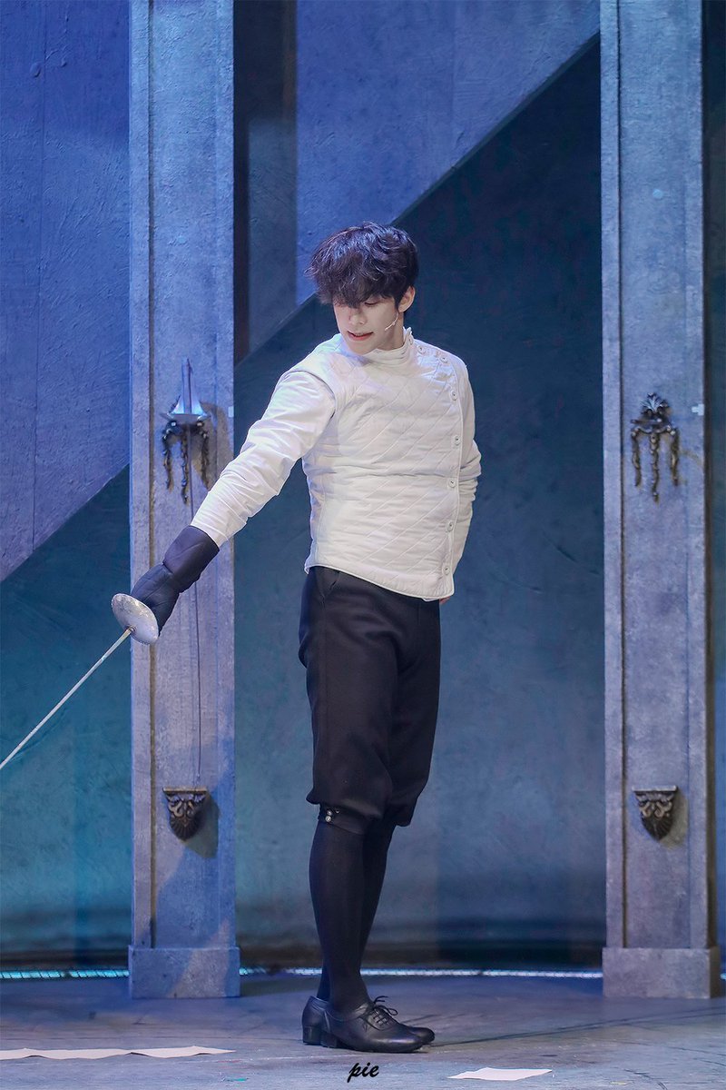 PIE_PIC_'s tweet photo. 230928 비더슈탄트 밤공 커튼콜 김이담 배우님

네 이야기를 들려줘 https://t.co/DT0GDoQZsM