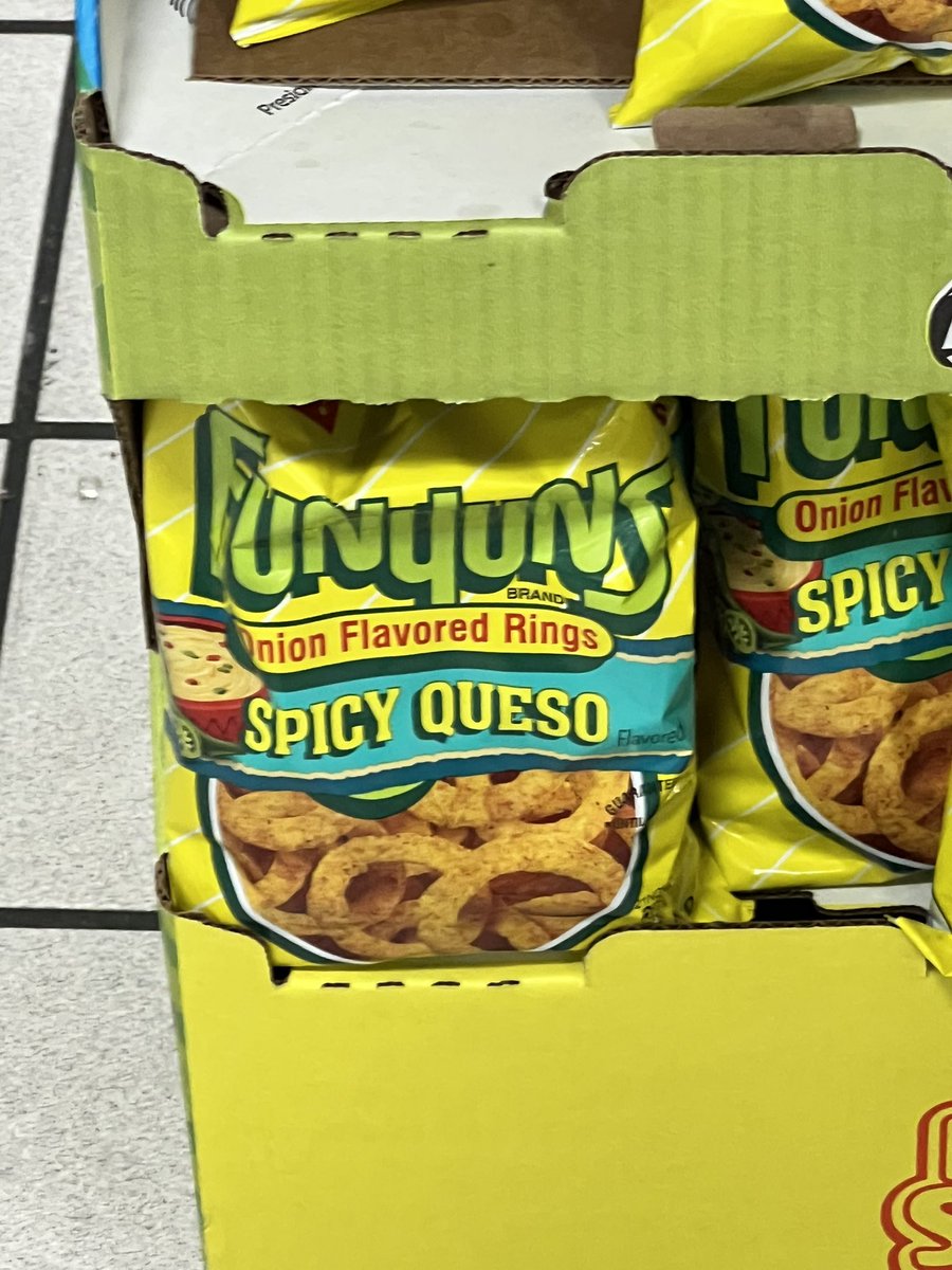 Foebina's tweet photo. @MattBearden @mattandbobfm saw these at a @7eleven on Rutland and Metric https://t.co/PeH2h7aTaR