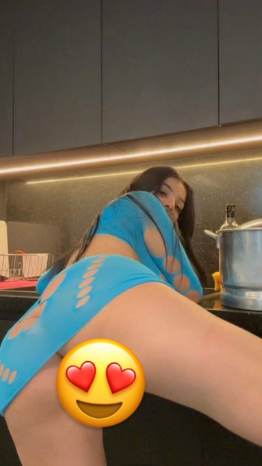 Voy hacer un video bien uffff 💋💋😜  https://t.co/yEzErgPG9O https://t.co/Bjt61nWh1K