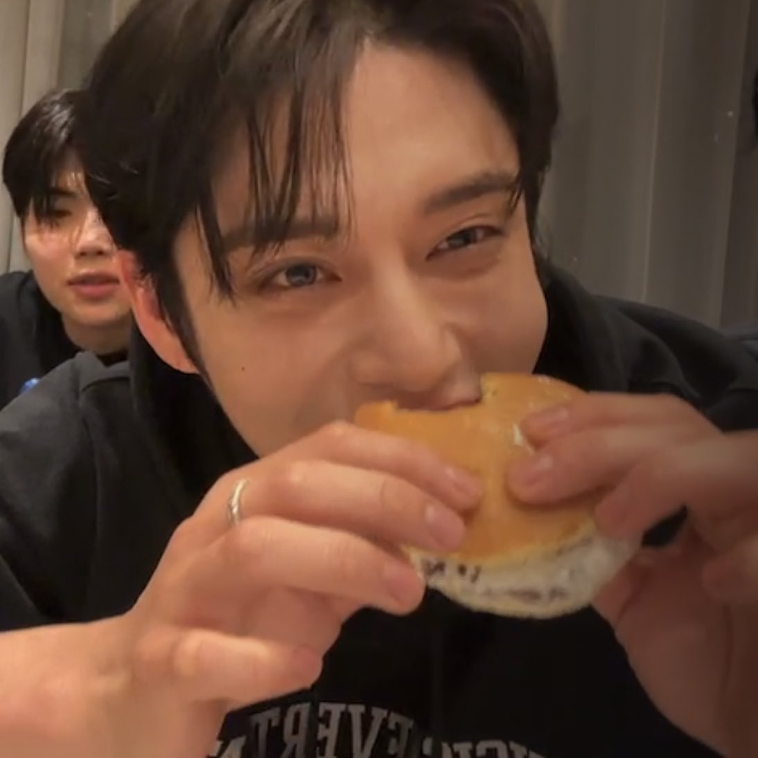 kjw_thinker's tweet photo. the cutest ever 🥹 https://t.co/qIbfIfz6Hj