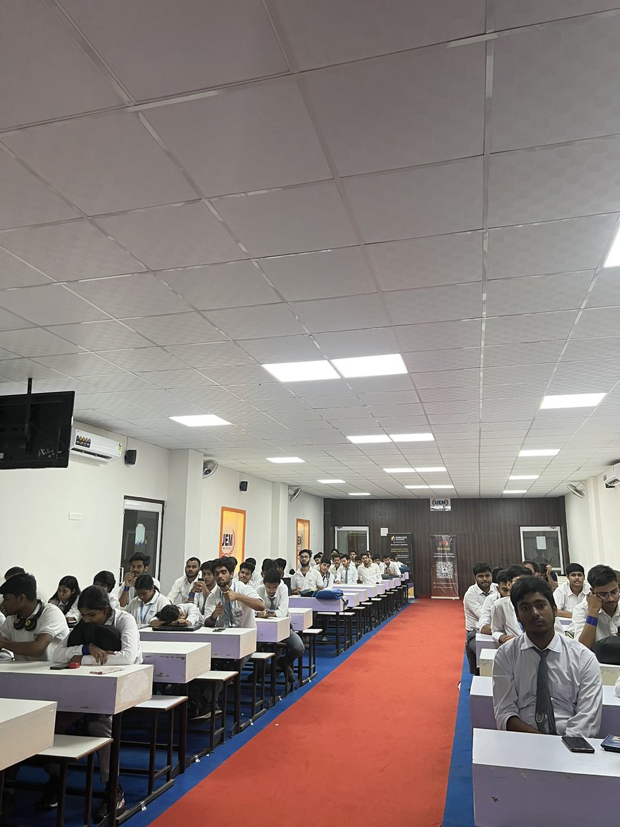 riyarealy's tweet photo. Delivered a ‘Careers in Web3’ session at UEM Jaipur for @risein_com 

Always great to go back to a college and talk candidly! https://t.co/8IzR7mpMW0