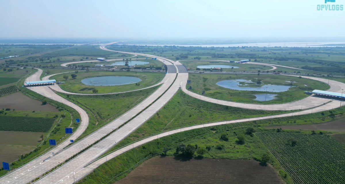 Sahilinfra2's tweet image. Delhi-Mumbai expressway
Vadodara-Virar section.
The next section to be opened will be Vadodara-Bharuch section.Although the main carriageway was completed a while back,wayside amenities &amp;amp; a few finishing work on toll plaza remains,hope it will b done soon
youtube.com/watch?v=2nVEdP…