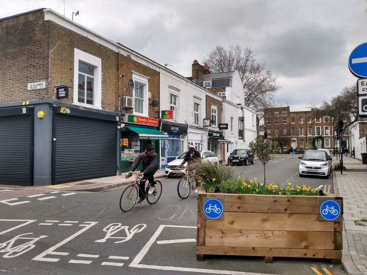 The 'Plan for Drivers' robs people of their travel choices, entrenching congestion and pollution.

LTNs and 20mph zones are vital measures that support people to cycle, freeing up road space for those who really do need to drive.

Act now! Write to the PM: ow.ly/VsAc50PSsfF
