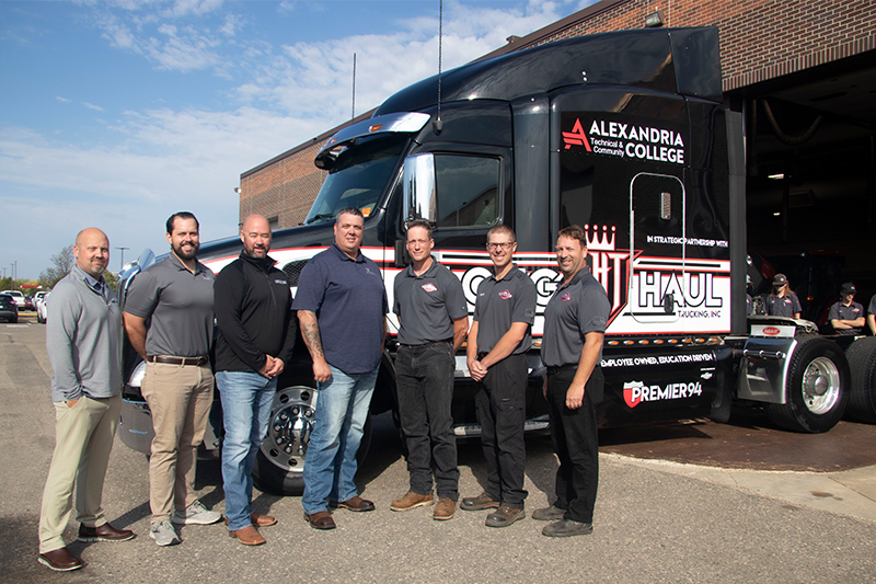 ATCCMN's tweet photo. We work with industry leaders who support academics and student learning to keep up with diesel industry advancements. @long_haul_trucking is one of those leaders. Learn more here: https://t.co/WmCSgID785  

#atcclegends #atccstudents #trucking #dieselmechanic #dieseltechnician https://t.co/oxHm5jdKyh