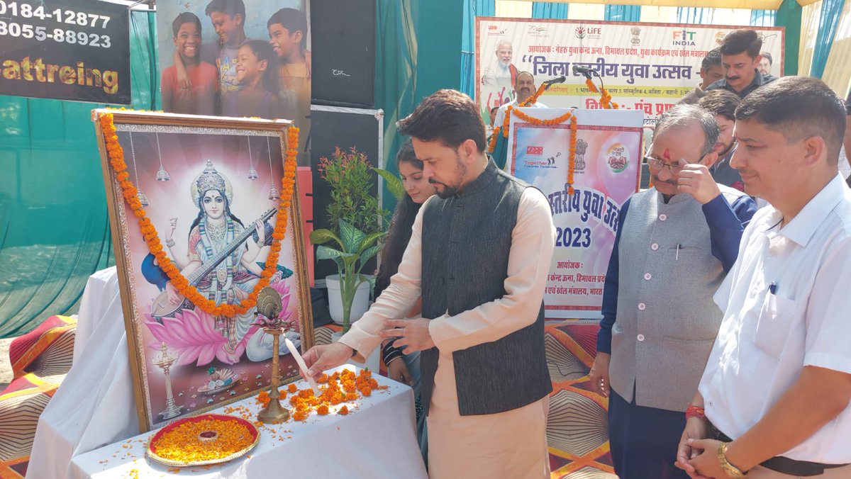 MYBHARATUNAHP's tweet photo. 🇮🇳Glimpses of welcome of Sh Anurag Singh Thakur Union Minister of YAS and IB  at Bhatoli  during his visit to DISTRICT YOU H FESTIVAL - YUVA UTASAV@ 2047 organised by NYK UNA @Nyksindia 
#YuvaSamvaad #NyksYuvaUtsav #YouthProgram #PanchPran #DistrictLevelYuvaUtsav https://t.co/8fLgTrgfvr
