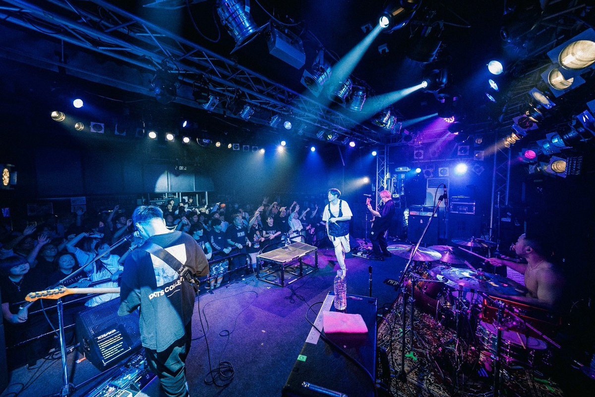 __NOISEMAKER's tweet image. THANK YOU 岡山 livehouse IMAGE!!
THANK YOU Crystal Lake!!
岡山ただいま！
最高の時間をありがとうございました！
明日は大阪 246ライブハウス GABU！！

📷 by @seijiro243

#NOISEMAKER
#CrystalLake
#CrowsAlive