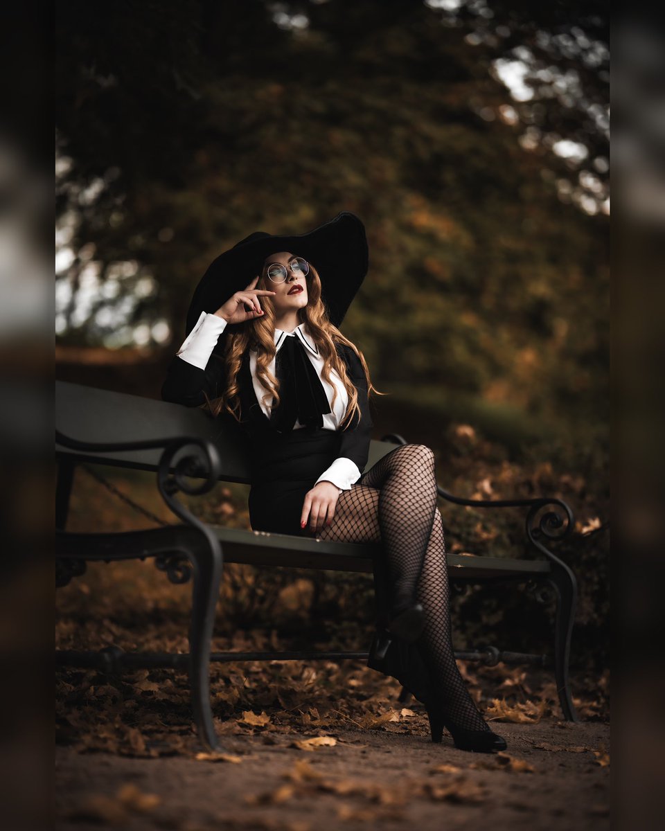 Frostylva's tweet image. First results from the spontaneous shoot I had with the the Handler/Sylvia Sherwood yesterday! 

Who’s excited for the next season?

📸 Gressloek (IG)
—-
#SPY_FAMILY #SPYxFamily #thehandler #sylviasherwood #spyxfamilycosplay