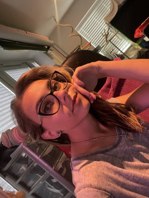 Streaming BG3 act three https://t.co/NH7LuNOtrg https://t.co/z71Yjvt4sh