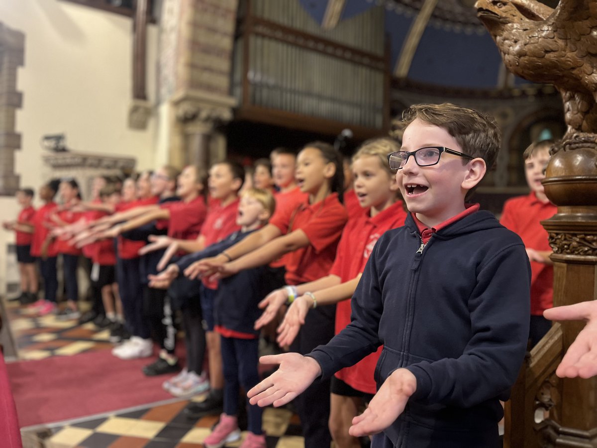 Johnny Douglas (@revjdouglas) on Twitter photo So good to celebrate much Harvest thankfulness with <a href="/MrJtalks/">James Johnson</a> staff, pupils & parents <a href="/StPaulsSwanley/">St. Paul's CoE Primary School</a> earlier!
<a href="/rochestercyp/">cheryl.trice</a> <a href="/SeeOfRochester/">@SeeOfRochester</a> <a href="/churchofengland/">The Church of England</a>
#SchoolLife #CommunityLife #Thankfulness So good to celebrate much Harvest thankfulness with <a href="/MrJtalks/">James Johnson</a> staff, pupils & parents <a href="/StPaulsSwanley/">St. Paul's CoE Primary School</a> earlier!
<a href="/rochestercyp/">cheryl.trice</a> <a href="/SeeOfRochester/">@SeeOfRochester</a> <a href="/churchofengland/">The Church of England</a>
#SchoolLife #CommunityLife #Thankfulness