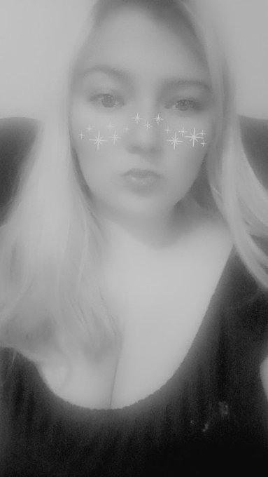 Nsfw content available on my snapchat randomkitty_23 starts a $5 (per photo request) or story minimum<a href="/tag/nsfw"class="tags"><span>#nsfw</span></a><a href="/tag/adultsonly"class="tags"><span>#adultsonly</span></a><a href="/tag/sellincontent"class="tags"><span>#sellincontent</span></a><a href="/tag/buyersonly"class="tags"><span>#buyersonly</span></a><a href="/tag/nsfwacc"class="tags"><span>#nsfwacc</span></a>