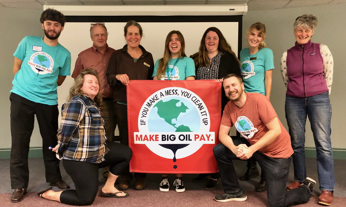 KeepVermontCool's tweet image. Thank you, Middlebury, for taking action to #MakeBigOilPay at our first tour event of the season!

South Hero, we're headed to you next! Join us TOMORROW, 10/4 at 5:30pm at Worthen Library to learn more &amp;amp; take direct, immediate action. Register at makebigoilpay.org/tour #vtpoli