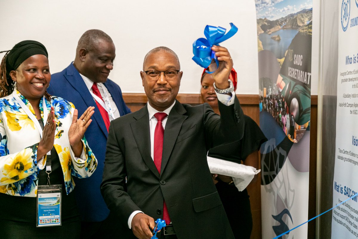 GWPSAF's tweet photo. Guest of Honour – Eng. Helio Banze officially opens the exhibition for the 10th SADC RBOs/SWIs workshop. 

He is accompanied by  Ms. Mapaloa Mokoea, Director Infrastructure, @SADC_News, and, Mr. Sergio Sitoe, Executive Secretary, @LIMCOM_SEC.

#10THSADCRBOSWI https://t.co/2W74y4QrjO
