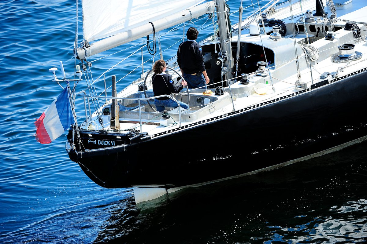 𝟐𝟎𝟎𝟑 - 𝟐𝟎𝟐𝟑 : 𝟐𝟎 𝒂𝒏𝒔 𝒂𝒖𝒙 𝒄𝒐̂𝒕𝒆́𝒔 𝒅𝒆 𝒍’𝑨𝒔𝒔𝒐𝒄𝒊𝒂𝒕𝒊𝒐𝒏 𝑬𝒓𝒊𝒄 𝑻𝒂𝒃𝒂𝒓𝒍𝒚 💙🎂

Le-saviez-vous ? L’Association @TabarlyEric a été créée à la suite à la disparition en mer, en 1998, du célèbre navigateur. Après avoir été à l’initiative de la