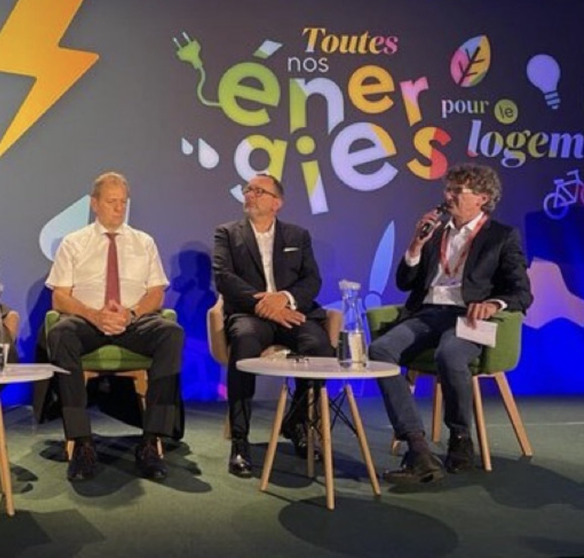 LucBroussy's tweet image. Congrès de @UnionHlm à @nantesfr sous la présidence de l’excellente @emmacosse
J’ai remis un prix Coup de ❤️ à la @_RIVP_ pour sa stratégie Vieillissement, débattu avec @JacquesWolfrom et croisé notamment @Chris_Bouillon @chborgel @cvansty @GuillaumeMacher et @Inakiechaniz 😀👍🏼