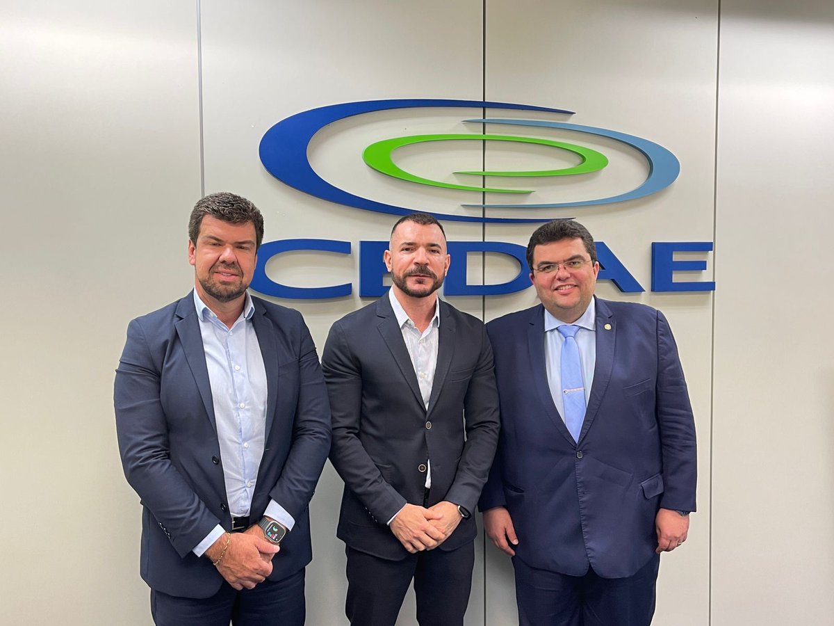ChicoMachadoSDD's tweet photo. Hoje tivemos uma reunião produtiva ao lado do Prefeito de Macaé, Welberth Rezende, e do Presidente da CEDAE, Leonardo da Silva Moraes, para discutir a atuação e investimentos da CEDAE no município, bem como melhorias no sistema de abastecimento de água. Foi um encontro importante https://t.co/uXnHA6EBcV